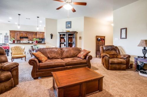 917 Regency Ct, Denton, TX 76210-8540