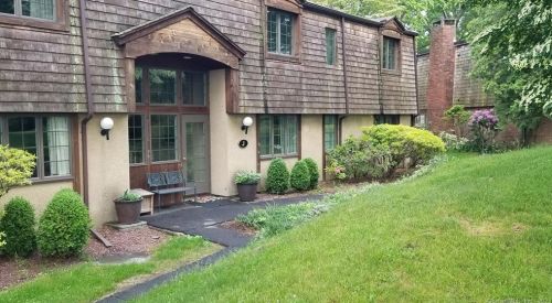 85 River Rd, Essex CT  06426-1300 exterior