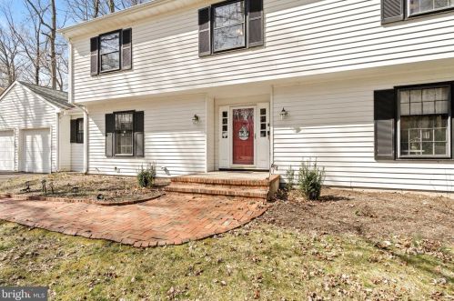 18 Balsam Ct, Lawrence Township NJ  08648-3118 exterior