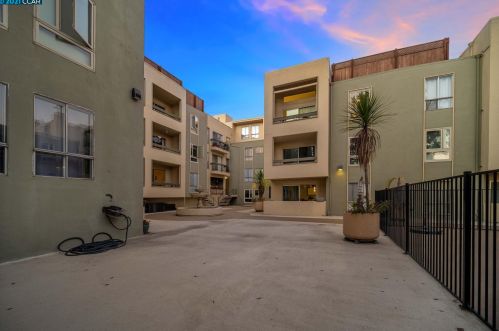 466 Crescent St, Oakland CA 94610-2662 exterior