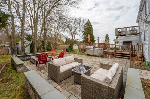 2 Katherine Rd, Lyme CT  06371-1620 exterior