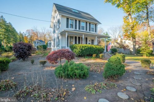 393 Court St, Gardenville, PA