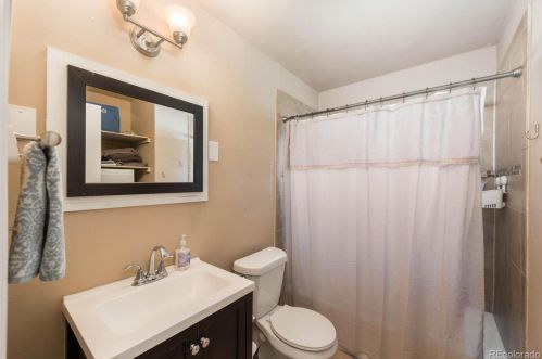 3024 Jasmine St, Denver CO 80207-1349 exterior