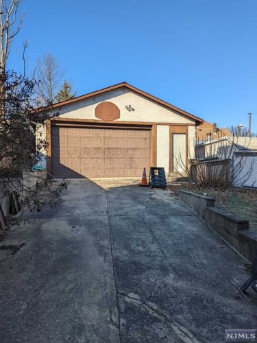 131 Belmont Ave, Outwater NJ  07026-2824 exterior