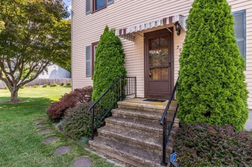 25 Hall St, Ansonia, CT 06401-1720