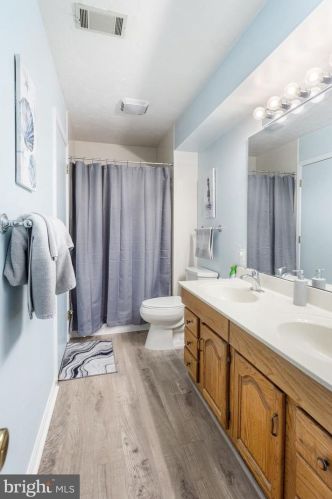 434 Deerfield Dr, Hanover PA  17331-5203 exterior