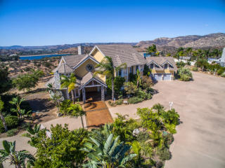 9569 Palomino Ridge Dr, Lakeside, CA 92040-5839