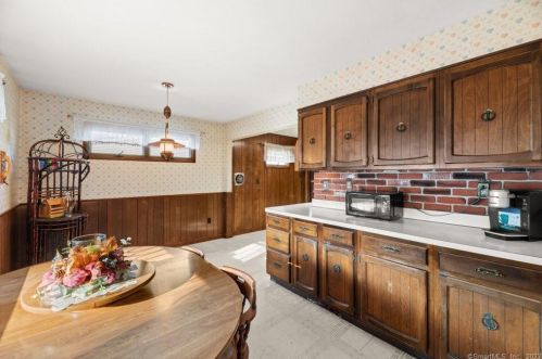 54 Greenfield Rd, Milford CT  06460-6331 exterior