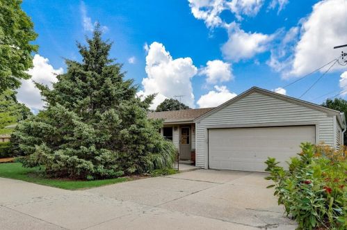 7119 Lakefield Dr, Milwaukee WI  53219-4025 exterior