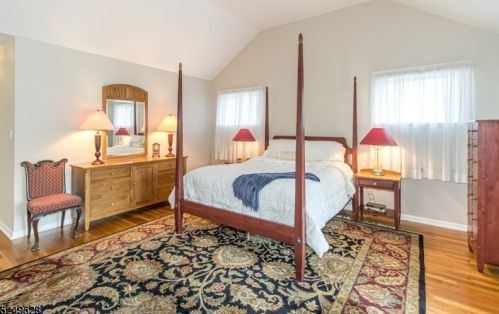 11 Autumn Dr, Scotch Plains NJ  07076-2431 exterior