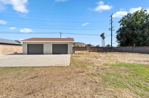 8273 Santiago Cir, Riverside CA  92509-7113 exterior