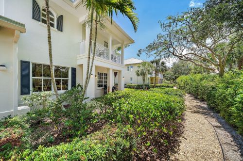 4133 Darlington St, West Palm Beach, FL 33418-3422