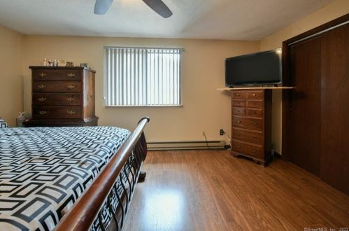 16 Edgehill Ave, Waterbury CT  06704-1825 exterior