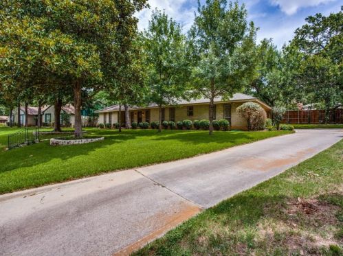 115 Ridgecrest Cir, Denton, TX 76205-5401