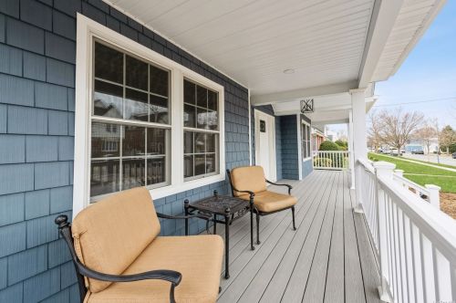 598 Marcellus Rd, Williston Park, NY 11596-1642