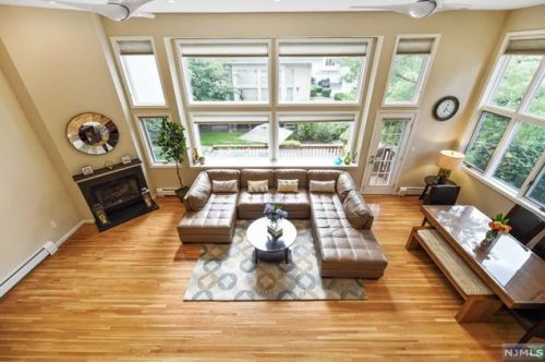 28 Iris Cir, Ridgewood NJ  07452-3428 exterior