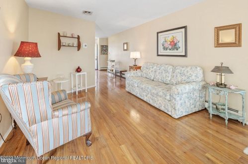 10 Lowell Ct, Bricktown NJ  08724-2423 exterior