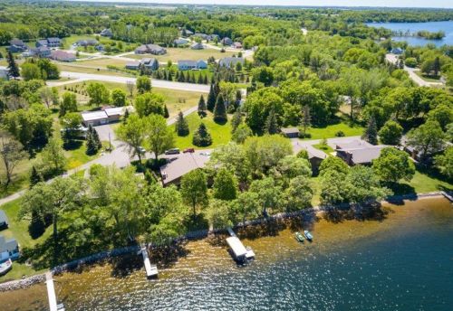 214 Pebble Beach Rd, Alex MN 56308-8140 exterior