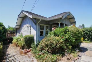 1705 33rd Ave, Seattle, WA 98144-4955