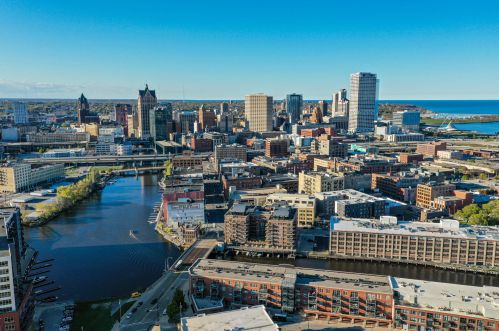 102 Water St, Milwaukee WI 53202-6054 exterior