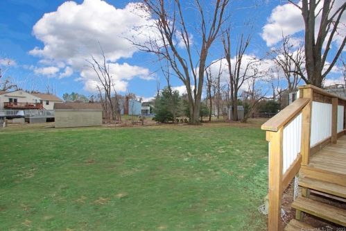 528 Pool Rd, North Haven, CT 06473-1421