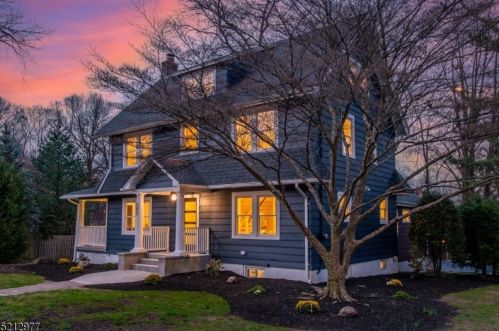 587 Upper Mountain Ave, Montclair, NJ 07043-1622
