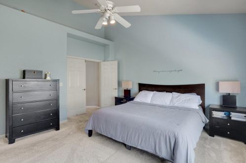 1413 Casablanca Cir, Gilroy CA 95020-7467 exterior