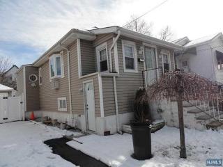 822 8 St, Secaucus NJ  07094-3316 exterior