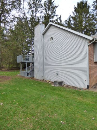 1501 Whispering Pines Ln, Bellefontaine OH  43311-9263 exterior