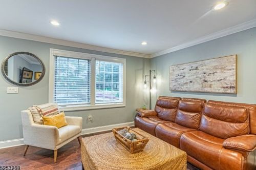45 Longview Trl, Parsippany NJ  07834-2039 exterior