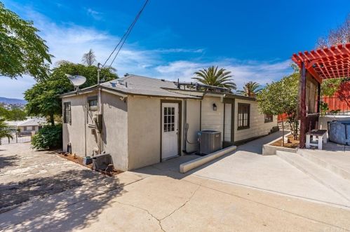 282 Hill St, Lake Elsinore CA  92530-3926 exterior