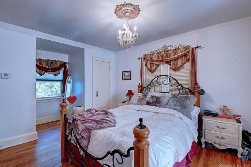 44 Newton Ter, Waterbury CT  06708-1919 exterior