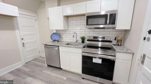 109 20th St, Wilmington, DE 19802-4806