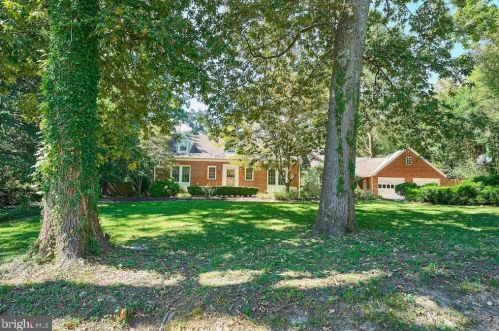 6343 Nicholson St, Falls Church, VA 22044-1913