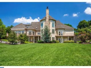 1940 Stonesthrow Rd, Bethlehem, PA 18015-8938