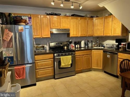610 Bainbridge St, Philadelphia PA  19147-2112 exterior