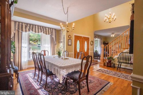 160 Manor Dr, Edinburg VA  22824-3579 exterior