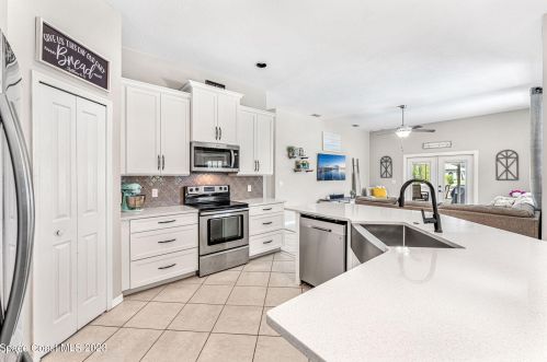 816 Brookstone Dr, Merritt Island FL  32952-4141 exterior
