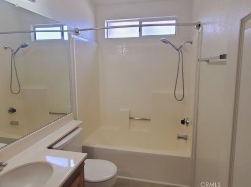 20077 Summit View Ct, Santa Clarita CA  91351-5709 exterior