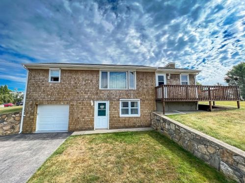 10 Larch Ave, South Kingstown, RI 02882-6024