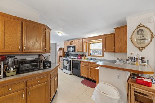 251 Fire Pond Rd, Hopkinton NH  03229-2923 exterior