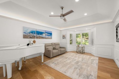 360 Paxton Ct, Upland CA 91784-1373 exterior