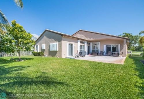 19032 55 St, Hollywood FL 33029-6290 exterior