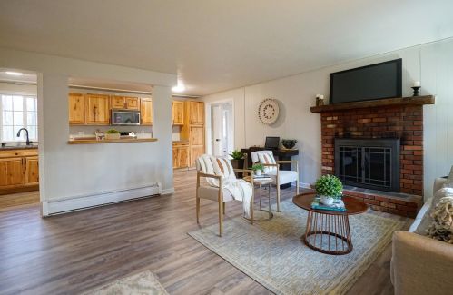 43 Joseph Rd, Salem NH  03079-2021 exterior