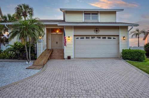 11591 48th Ave, Saint Petersburg, FL 33708-2711