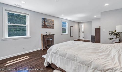 5 Coach Dr, Hazlet NJ  07730-1806 exterior