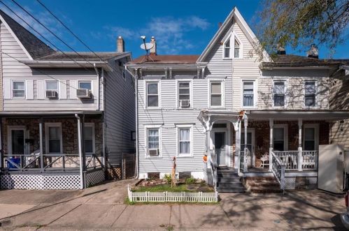 1009 Wilkes Barre St, Easton, PA 18042-6381