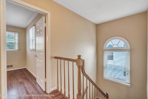 13 Jennings Ct, East Freehold NJ  07728-4320 exterior