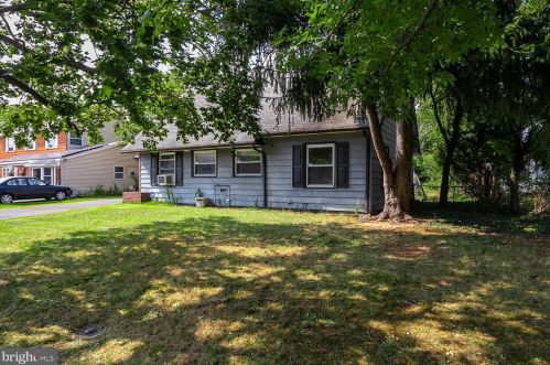 41 Sherwood Ln, Willingboro, NJ 08046-1008