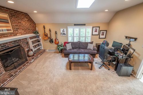 614 Westwind Dr, Berwyn PA  19312-1144 exterior
